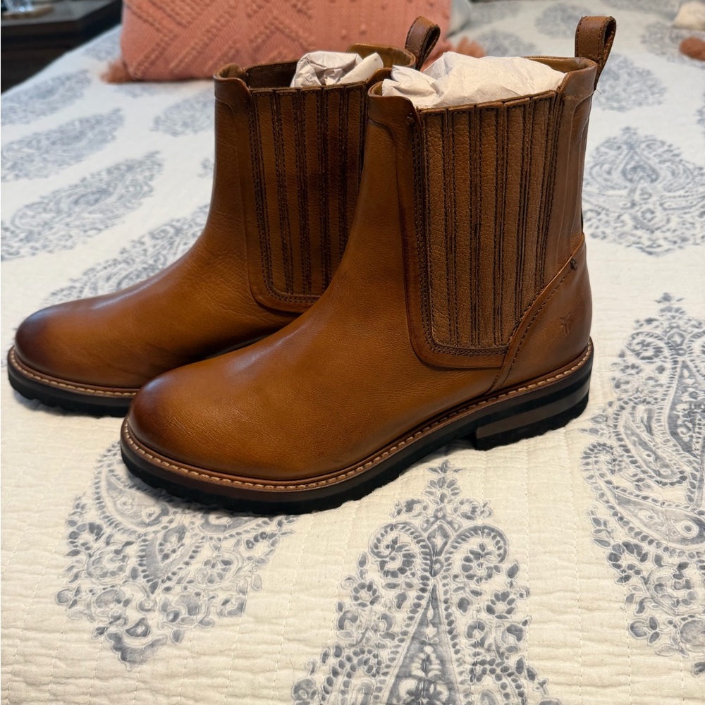 Frye Brown Leather Chelsea Boots Women’s 10